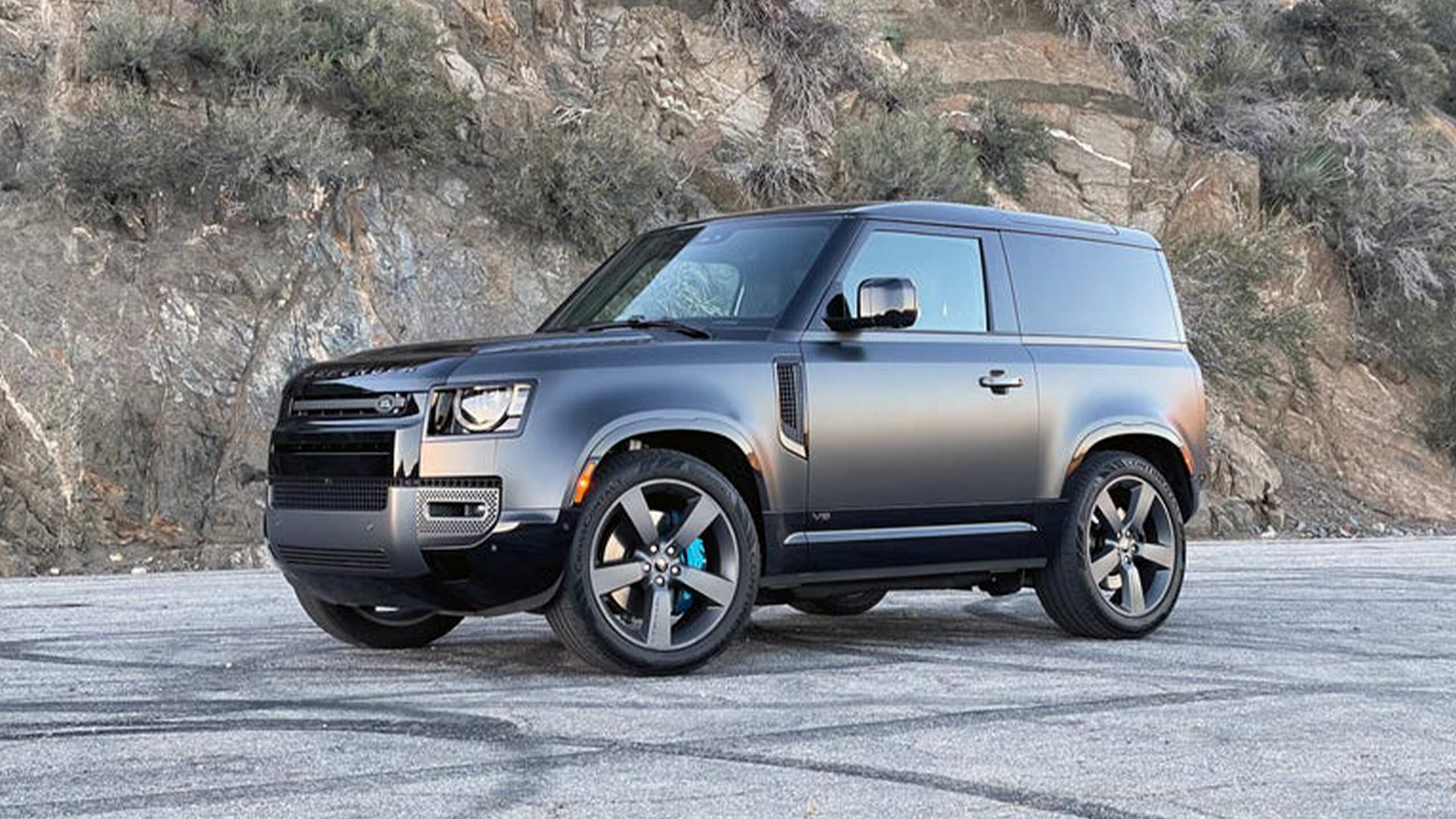Defender Parked  at Mountain Road