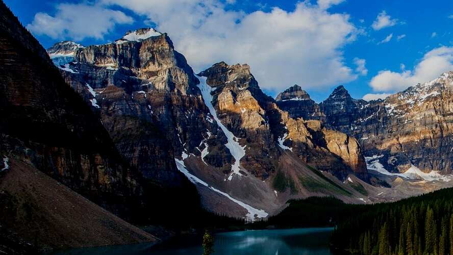 LAND ROVER EXPERIENCE CENTRES
