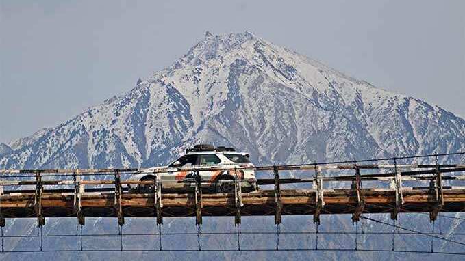 Land Rover vehicle reaches Karakoram Highway in Pakistan